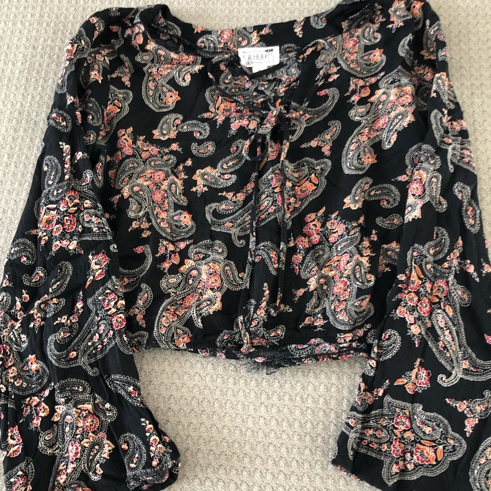 Long sleeve crop top